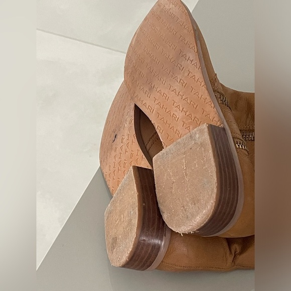 Stylish Tan Leather Knee-High Boots with Dual Zippers - Size 5 1/5 - Picture 6 of 7